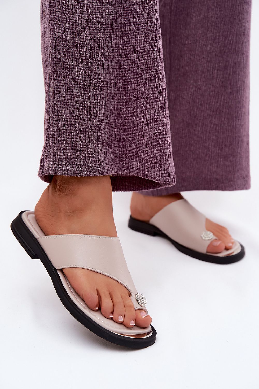 Japanese flip-flops model 229295 Step in style